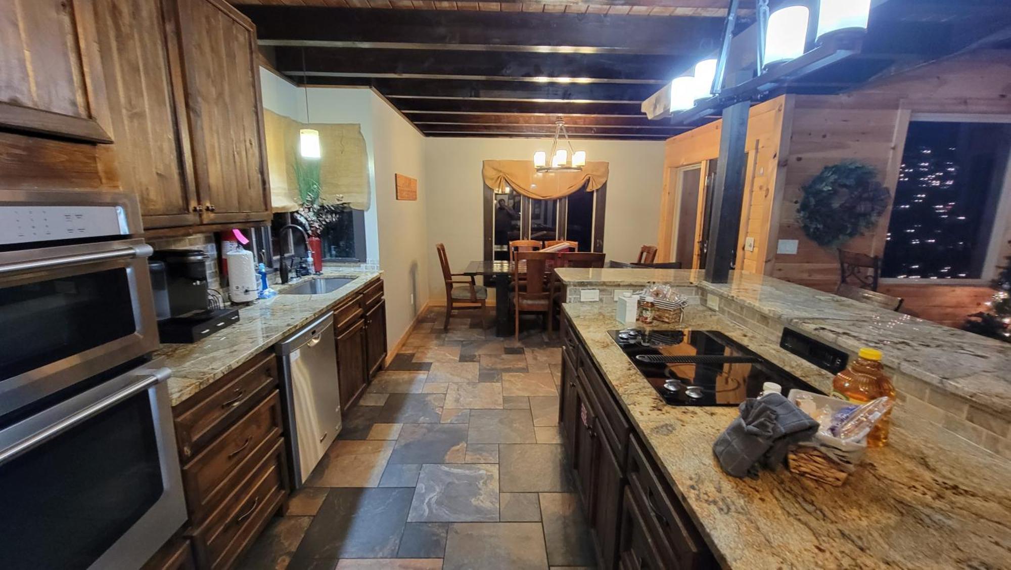 Bear Necessities, Luxury 5Bd Mtn Views, Hot Tub, Many Bear Sightings Villa Gatlinburg Bagian luar foto