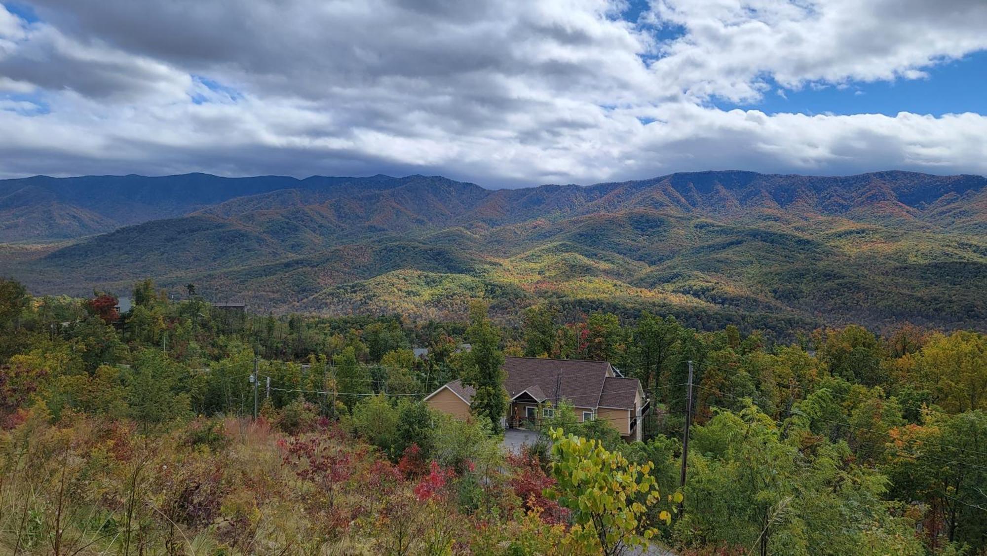 Bear Necessities, Luxury 5Bd Mtn Views, Hot Tub, Many Bear Sightings Villa Gatlinburg Bagian luar foto
